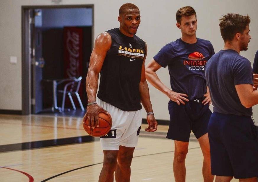 角球二点一 角球二点一